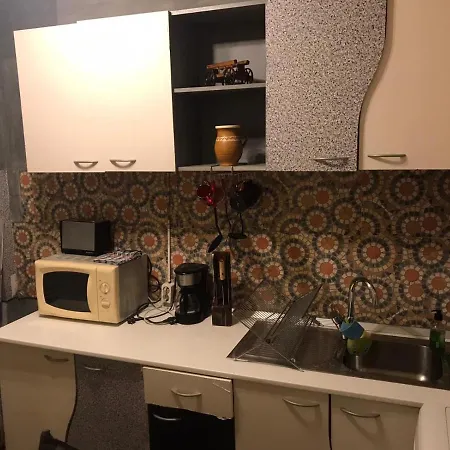 아파트 Family Studio Central